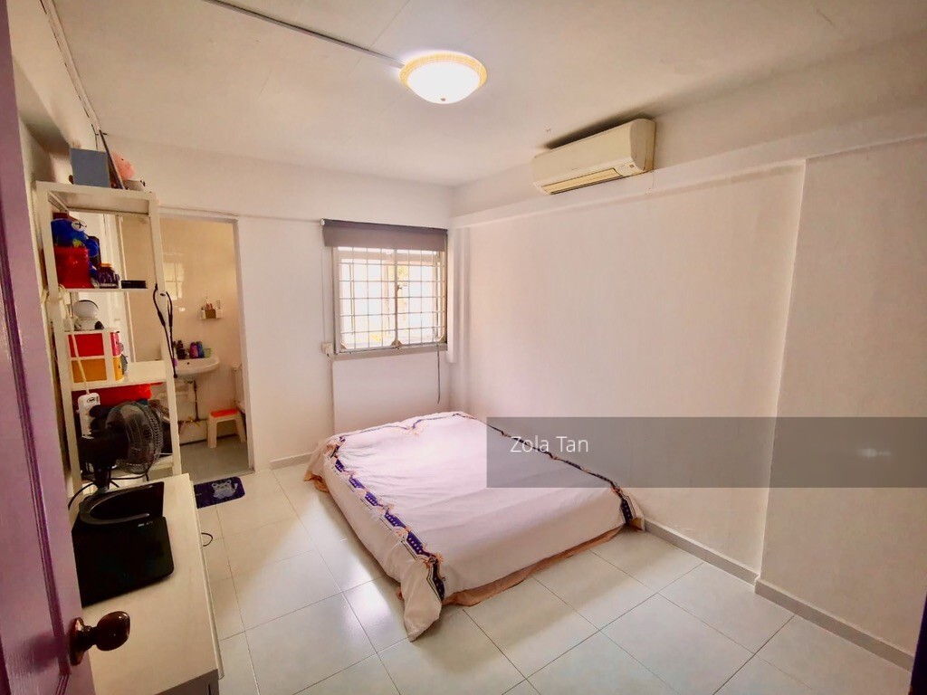 Yishun Street 22 thumbnail photo